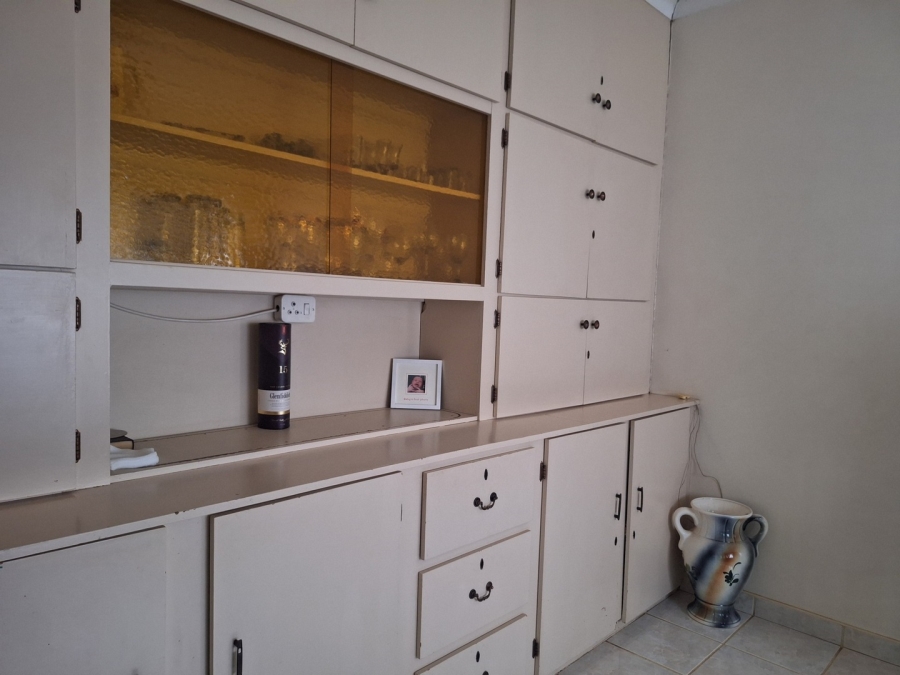 5 Bedroom Property for Sale in Mohadin North West